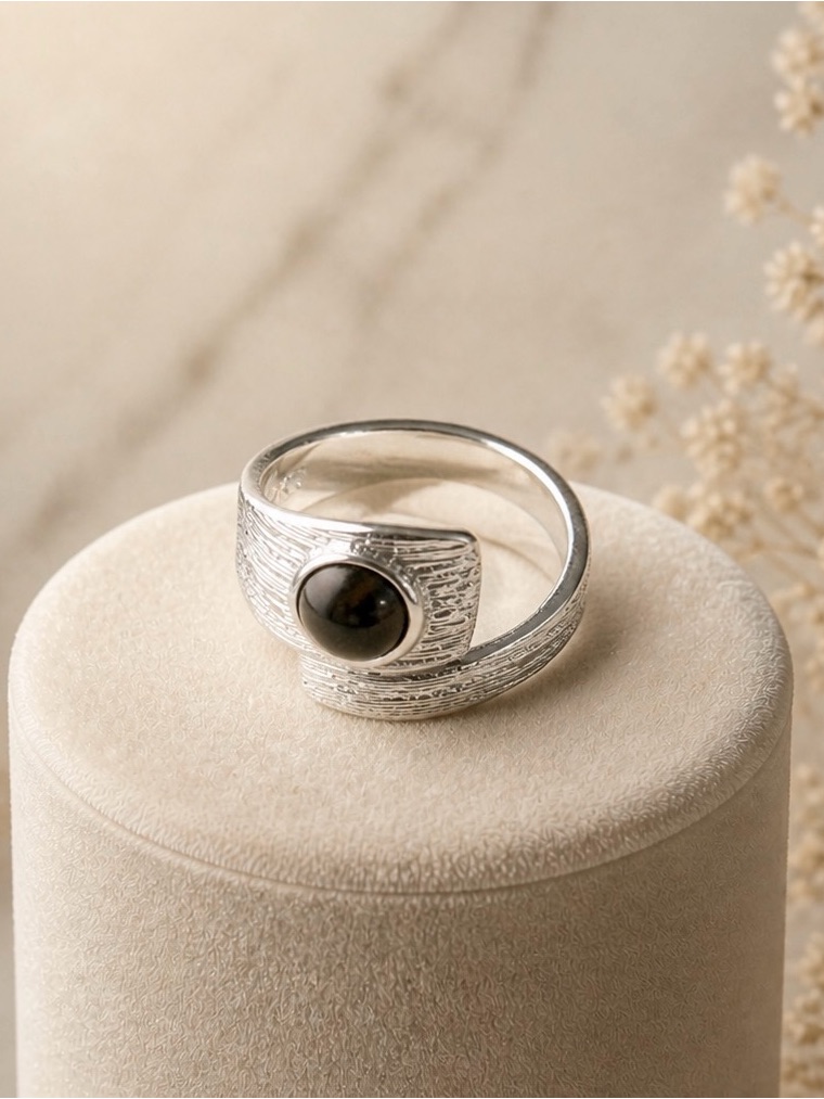 925 Sterling Silver Wrap Ring With Brown Onyx Cabochon